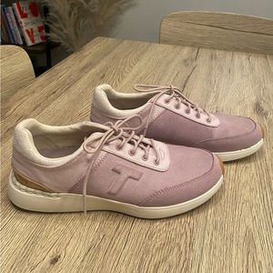 Tom’s Women’s Lilac Lace Up Sneakers Size 8